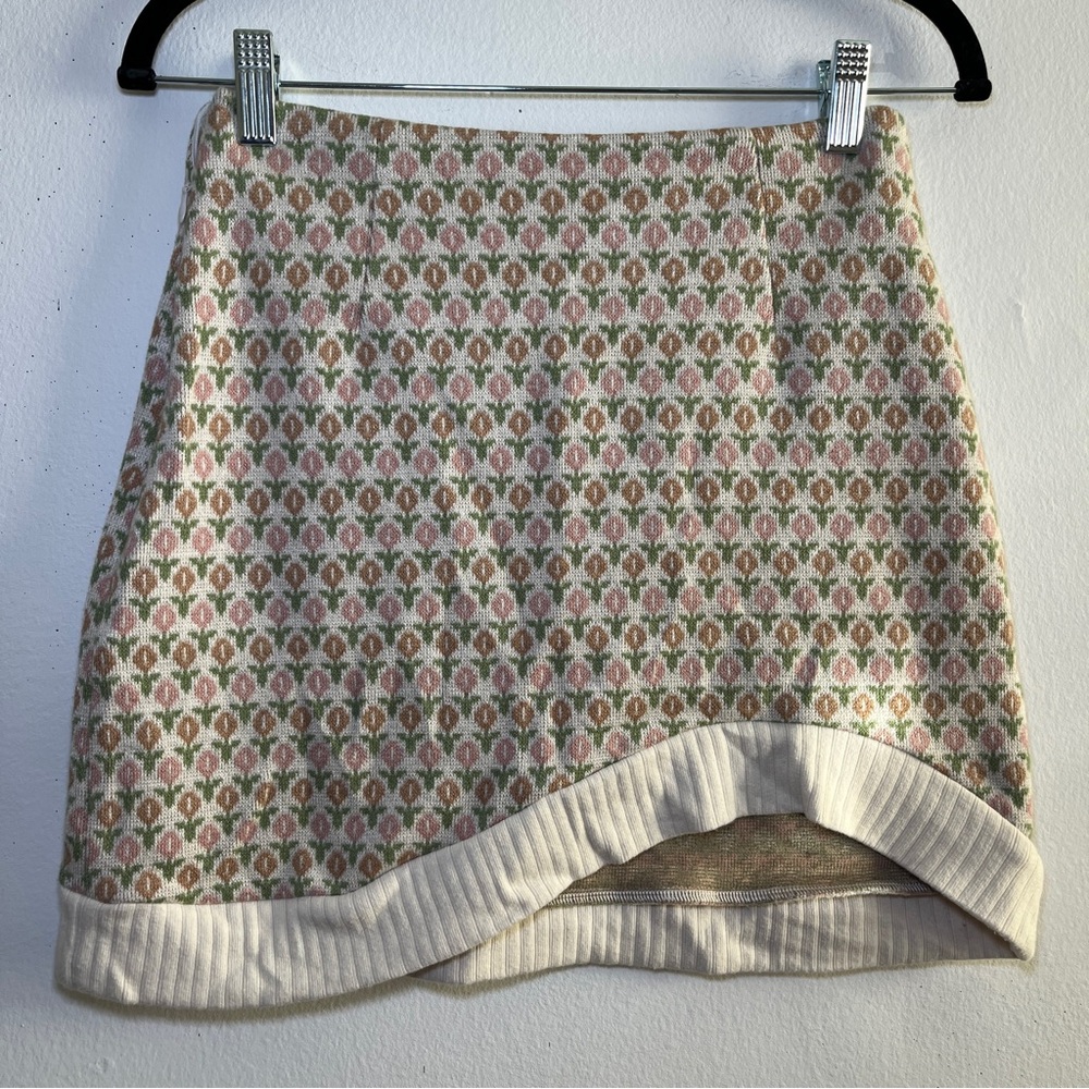 Petite Studio NYC Size Small Daisy Floral Mini Skirt
